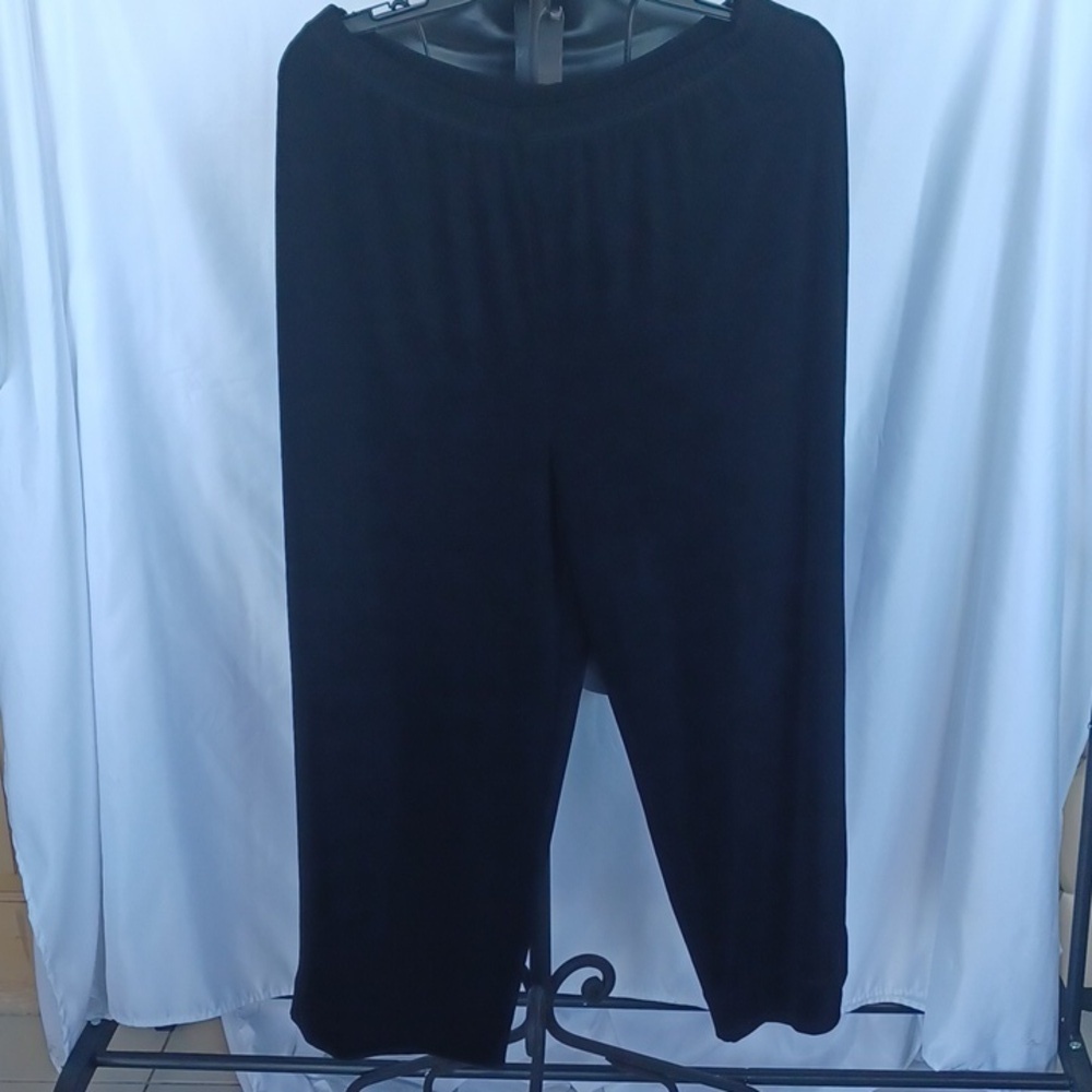 Chico's Travelers Womens Pants (2 Large) Slinky Black Comfort Cropped